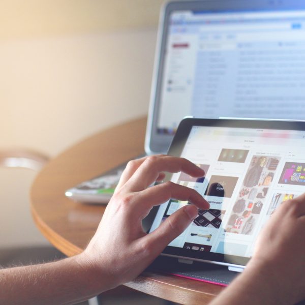 3 razlogi, zakaj pri vsaki marketinški kampanji potrebujete pristajalno stran