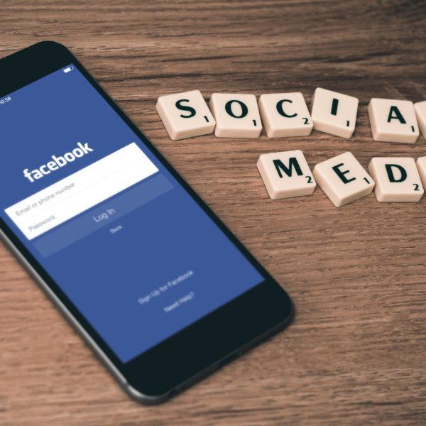 Igre je konec, Facebook izstavlja račune