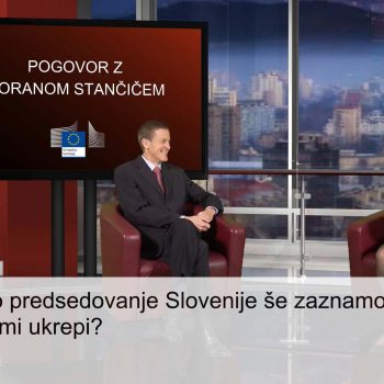 Organizacija dogodkov: spletni pogovor - zeleno ozadje